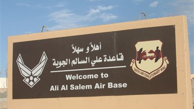 إصابة 5 أمريكيين بعد سقوط حطام صاروخ إيراني على قاعدة علي السالم في الكويت