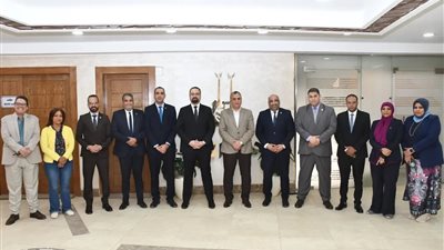 نائب محافظ أسوان يستقبل مديري المستشفيات الجدد بالمحافظة
