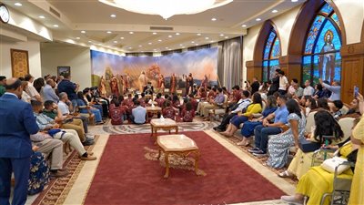 البابا تواضروس الثاني يستقبل مجموعتين من مينيسوتا وناشڤيل بالولايات المتحدة