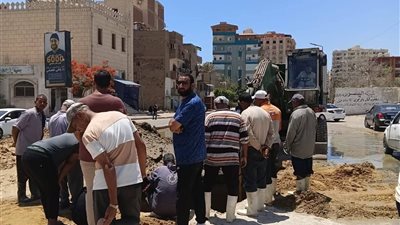 إصلاح كسر بماسورة مياه رئيسية في حي الأربعين بالسويس خلال عيد الأضحى