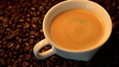 دراسة: شرب القهوة يوميا قد يؤثر على الأمعاء والحالة المزاجية