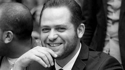 منهم تامر حسين.. نجوم الفن يدعمون نادر نور بعد شكواه