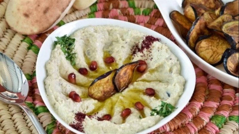 البابا غنوج المدخن