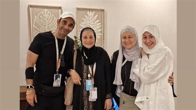 برفقة زوجها أحمد الجنايني .. منة شلبي تؤدي مناسك الحج في موسمه