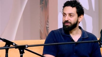 أدهم عاصم: لم أبدأ من الصفر.. الكورال والجامعة شكلا انطلاقتي الفنية