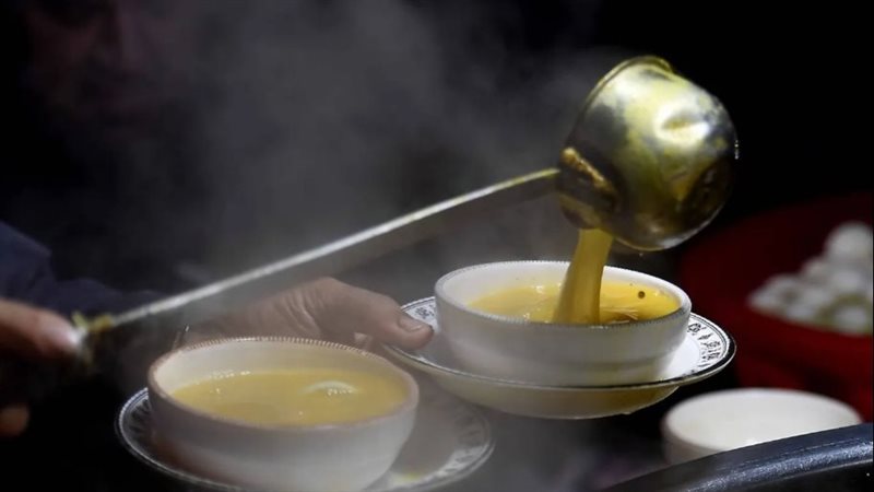 مرق العظام أم مرق