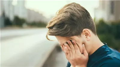 نقص فيتامين B12 وحمض الفوليك السبب.. ما وراء الشعور بالإرهاق والتعب