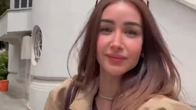 بشكل لافت.. زيارة هنا الزاهد إلى قصر مسلسل “العشق الممنوع” 