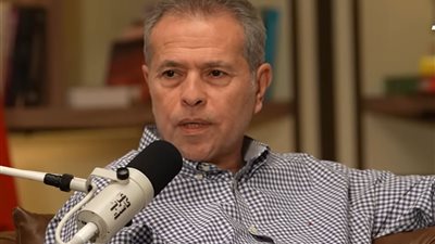 إلى الخلف دائمًا.. توفيق عكاشة: لا قيمة للجان الإلكترونية في إدارة الرأي العام