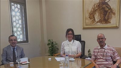 وزيرة الثقافة تستقبل المترجم الكبير سمير عبد ربه لبحث سبل الاستفادة من خبراته في دعم حركة الترجمة
