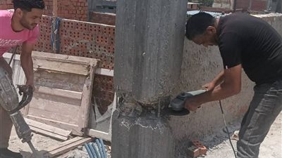لفرض هيبة الدولة.. حملة بكفر الدوار تطيح بمبان وأعمدة مخالفة بدون ترخيص