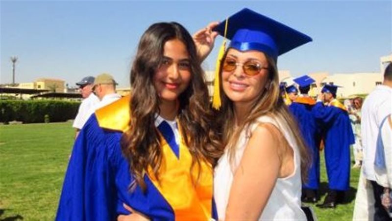 داليا البحيري وابنتها