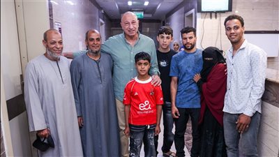 الخطيب يطمئن على تطورات الحالة الصحية لمشجع الأهلي