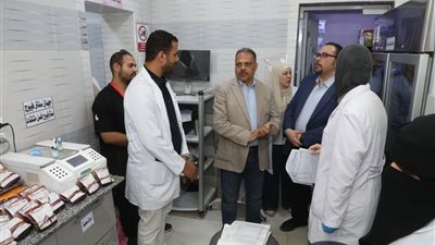 محافظ الشرقية يُفاجئ مستشفى أبو كبير المركزي بالزيارة لتفقد العمل