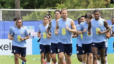 نجم منتخب إنجلترا يتحدى الجميع: نستطيع تحقيق لقب المونديال بنسبة 100%