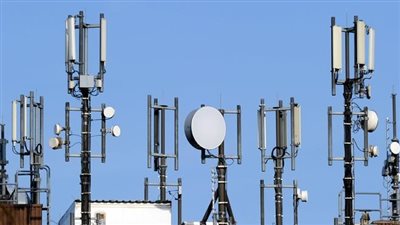 مصر تستهدف رفع عدد أبراج المحمول إلى 50 ألف برج خلال 3 سنوات