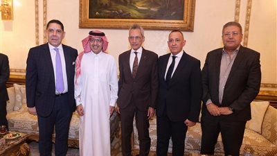 السفير السعودي بالقاهرة يستقبل النائب طارق شكري لتقديم العزاء في وفاة والده