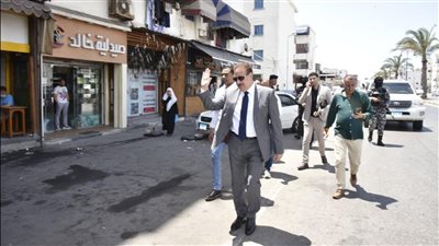 محافظ بورسعيد يوقع غرامة 900 ألف جنيه على شركة النظافة لقصور أعمال الكنس