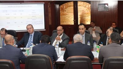 اللجنة الجغرافية لشركات الصحراء الغربية تبحث تطوير طريق مليحة للحد من الحوادث
