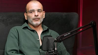 أيمن بهجت قمر: بقالي 33 سنة واتعلمت الاستمرار من عمرو دياب وحربي معه كانت غلطة