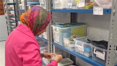 مديرة الصيدلة بالرعاية الصحية تتفقد مستشفى الجهاز التنفسي بالسويس