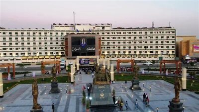 محافظ أسوان ومديرالأمن يعقدان اجتماعًا موسعًا لمواجهة البناء المخالف