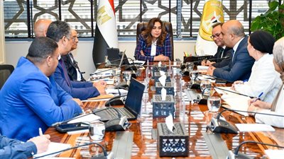 منال عوض تتابع جهود حماية البيئة البحرية وتوجه بتطوير منظومة المخلفات بالغردقة