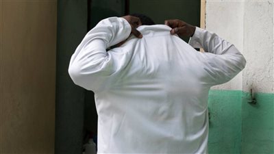 من وسط البلد إلى الوحدات الصحية.. حكايات صادمة من عالم الأطباء المزيفين في مصر