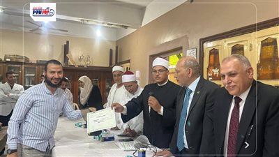 مدير الدعوة بأوقاف الفيوم يكرم دفعة جديدة من خريجي المعهد الثقافي بمسجد فاطمة 