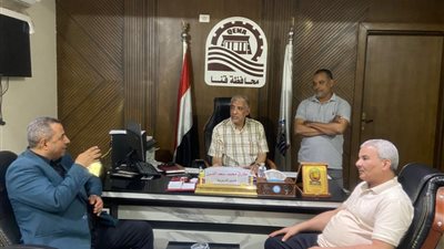 وكيل وزارة تعليم قنا يشدد على تأمين أوراق امتحانات الشهادة الإعدادية 