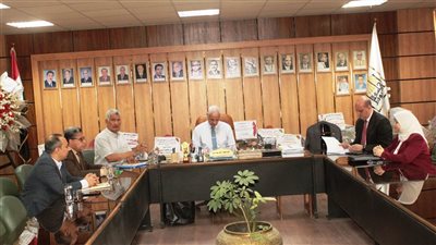 جامعة أسيوط تستعرض خطة التعبئة العامة والاستعداد للكوارث والأزمات