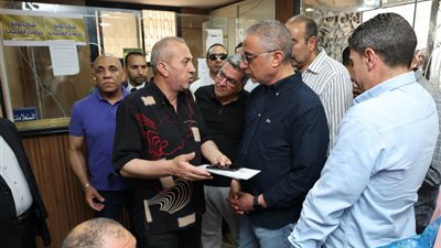 محافظ الجيزة يتابع انتظام العمل بالمركز التكنولوجي لخدمة المواطنين بحي الهرم