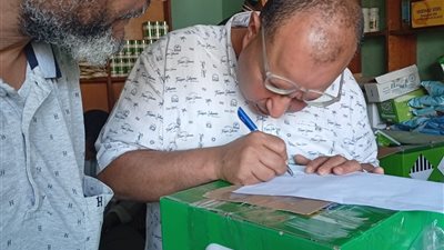 محافظ الغربية يقود حملات رقابية مكثفة تسفر عن ضبط 782 علبة سجائر مهربة