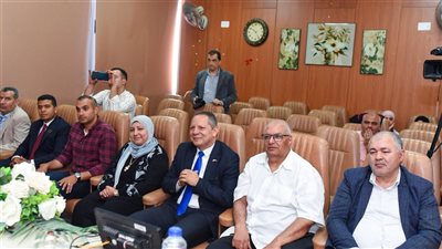رئيس جامعة دمياط يشهد مناقشة رسالة ماجستير عن التميز المؤسسي