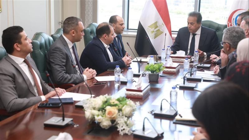 وزير الصحة الدكتور
