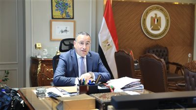 وزير التعليم العالي: يشيد بـ«مركز تميز لصناعة أشباه الموصلات» داخل الجامعة
