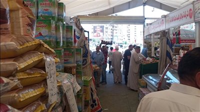 محافظ الدقهلية: تخفيضات بالمعرض الدائم للسلع الغذائية بحي شرق المنصورة