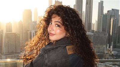سعرها 30 ألف جنيه.. مايان السيد بإطلالة شبابية في حلقة أنس بوخش 