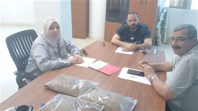 الطب البيطري بدمياط يشارك في فحص شحنة أعلاف أسماك مصدرة للأردن