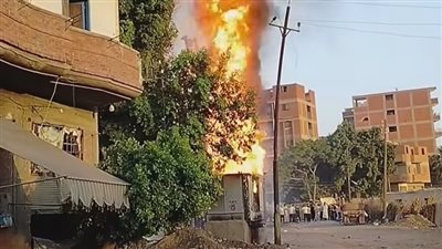 عاجل.. اندلاع حريق بمحول كهرباء بقرية كفر علوان بطوخ بمحافظة القليوبية 