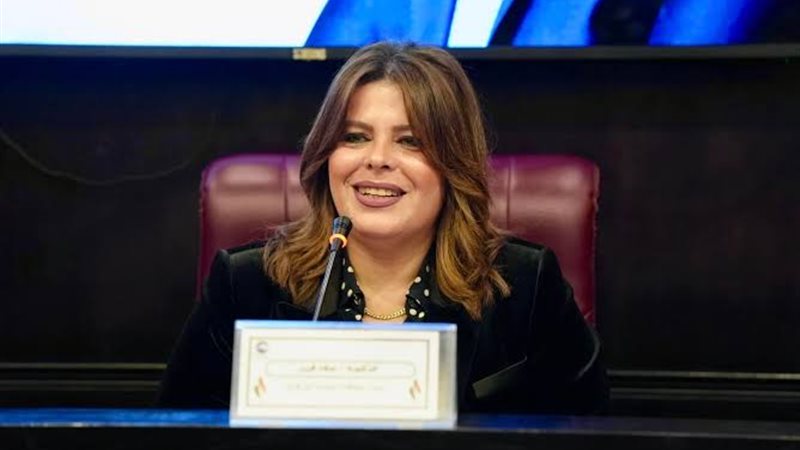 الدكتورة نجلاء فريد