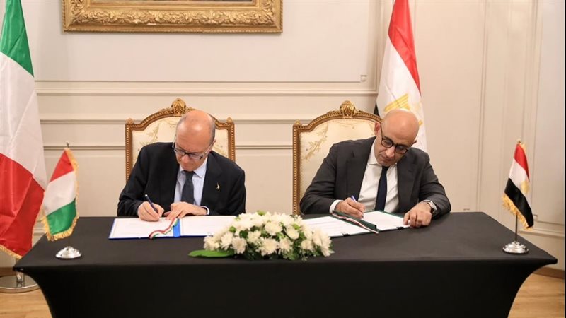 توقيع الاتفاق 