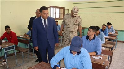 محافظ القليوبية يتفقد سير امتحانات الشهادة الإعدادية والدبلومات الفنية ببنها