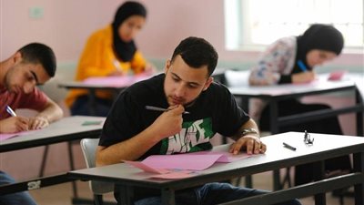 حد بيقول سهل وحد بيقول صعب.. تباين آراء طلاب دمياط حول امتحان العلوم
