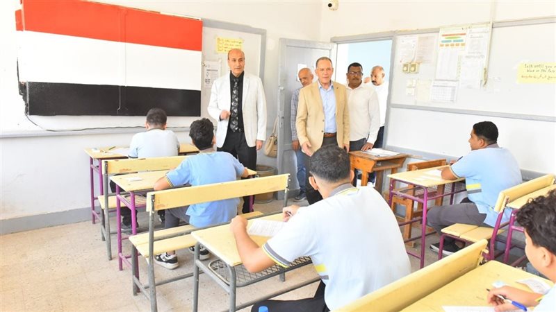 محافظ أسيوط 