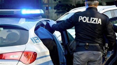 اعتقال مصري في إيطاليا بعد تحرشه بثلاث شابات ورشهن برذاذ الفلفل