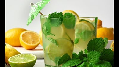 أحلى من الكافيهات.. طريقة مشروب موهيتو الليمون بالنعناع