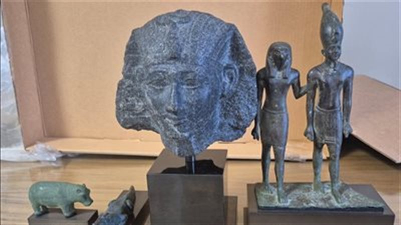 القطع الأثرية