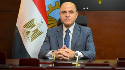 محافظ الغربية يجري حركة تنقلات محدودة لرؤساء الأحياء لتعزيز كفاءة الأداء