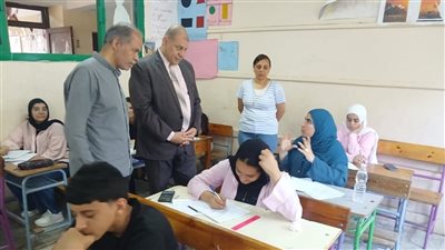 مدير تعليم المنوفية يواصل جولاته لمتابعة انتظام امتحانات الشهادة الإعدادية